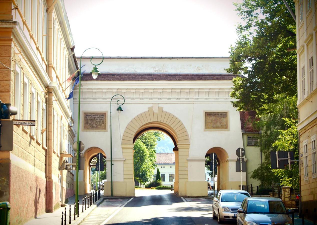 Charming Apartment - Heart Of Brasov Poarta Schei Exterior foto